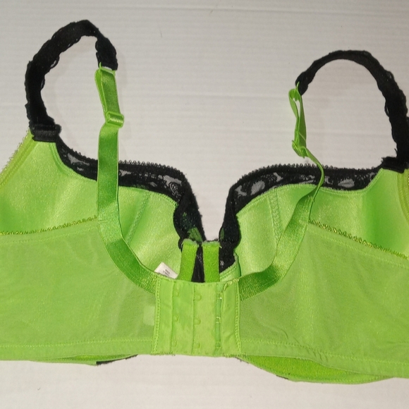 Cacique wire bra 42C with Polka dots - Picture 5 of 6